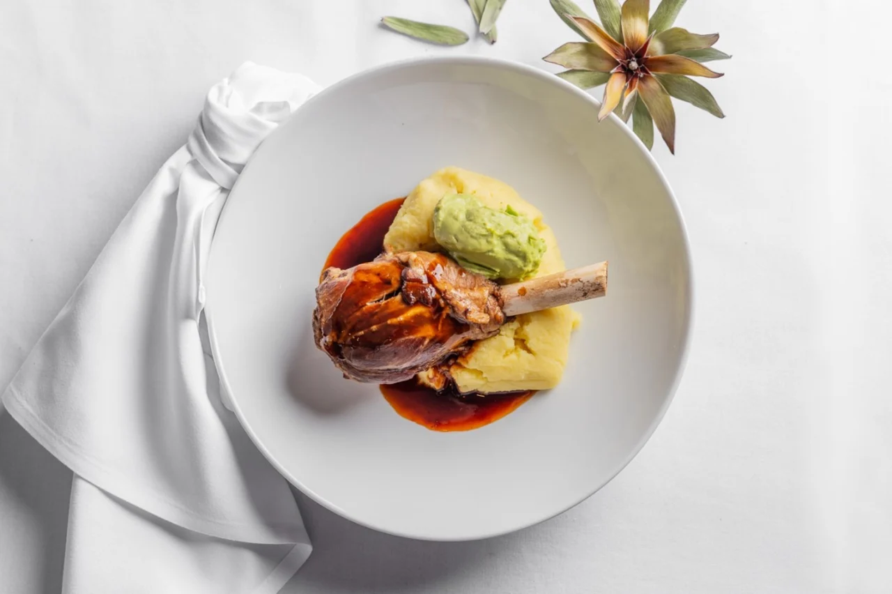 ESSENCE RESTAURANT  